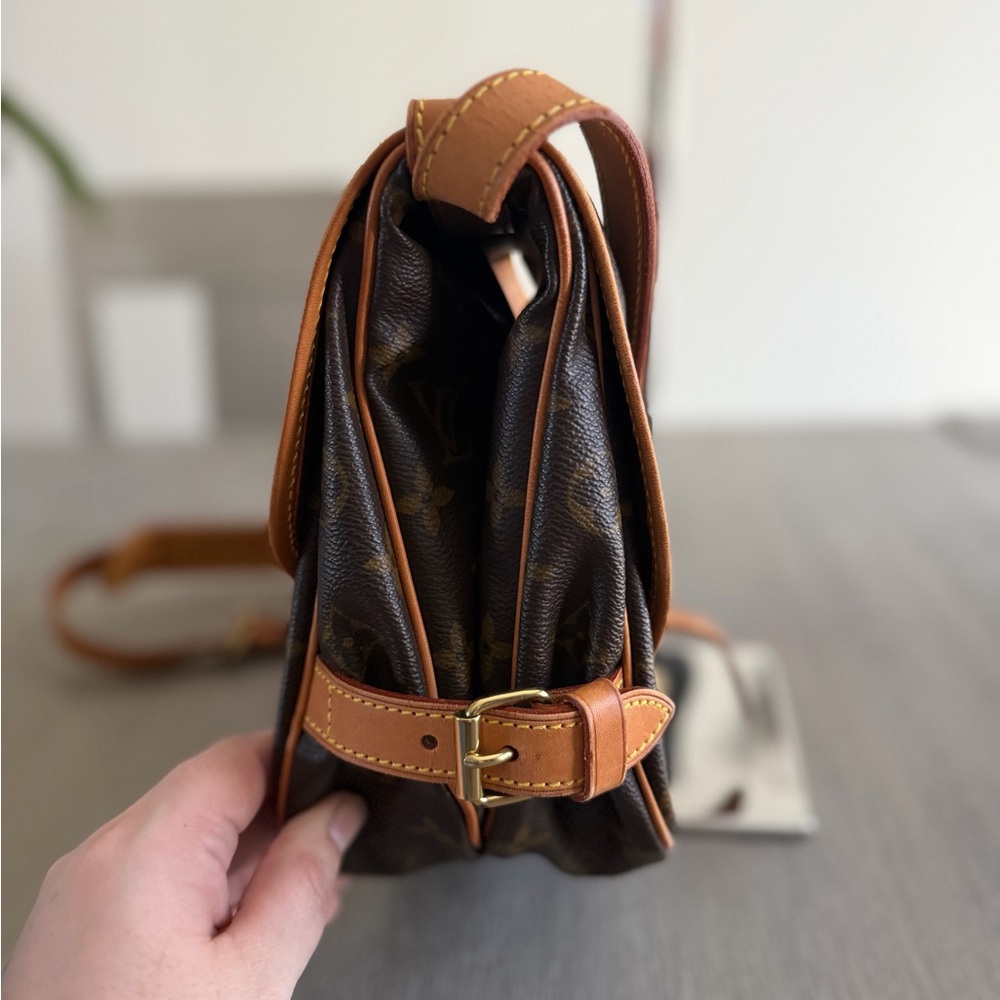 LV Saumur 30 - Picture 5 of 8